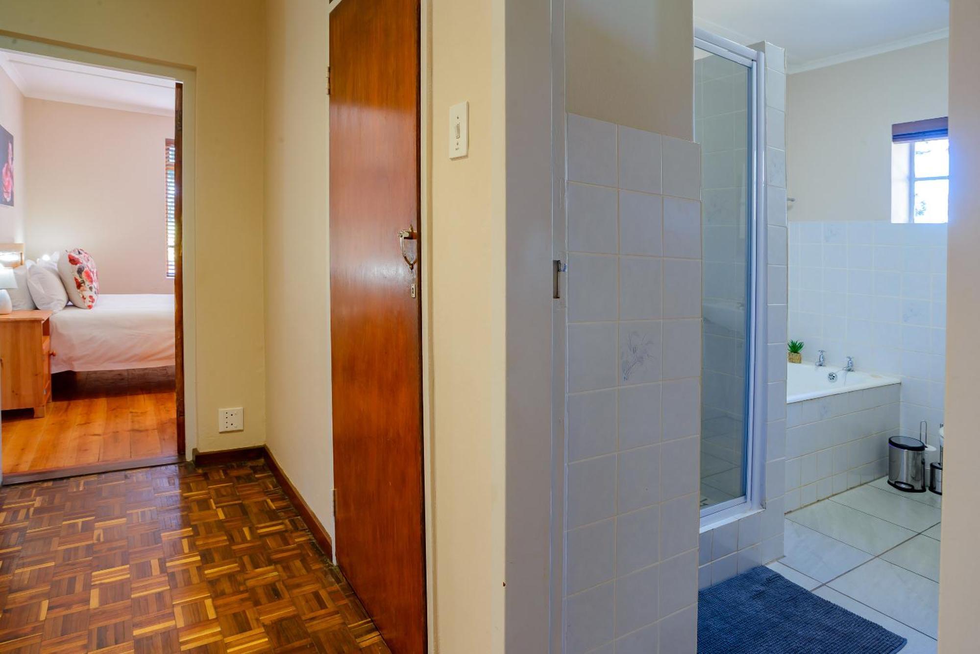 Oorvloed Guesthouse Swellendam Bagian luar foto