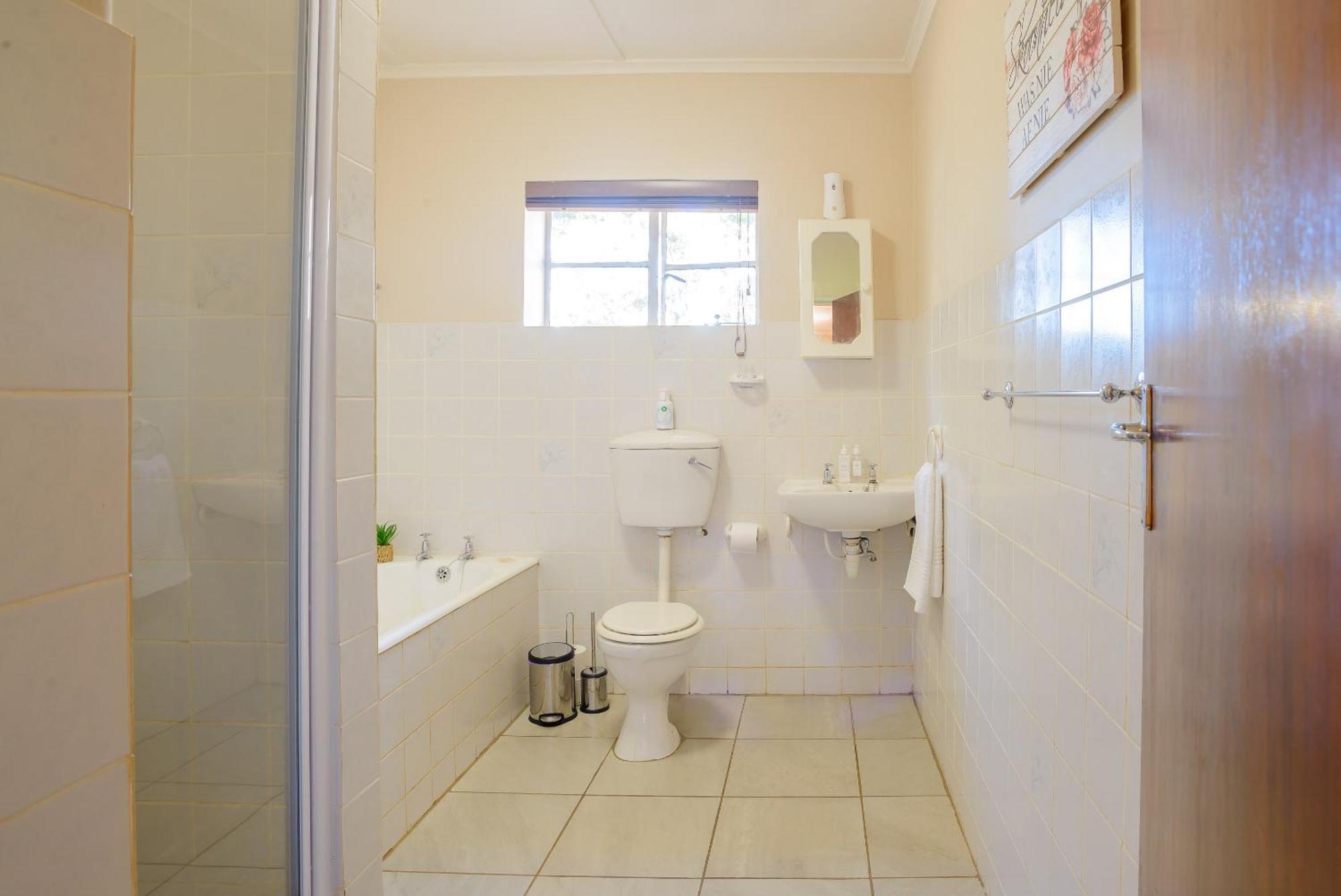 Oorvloed Guesthouse Swellendam Bagian luar foto